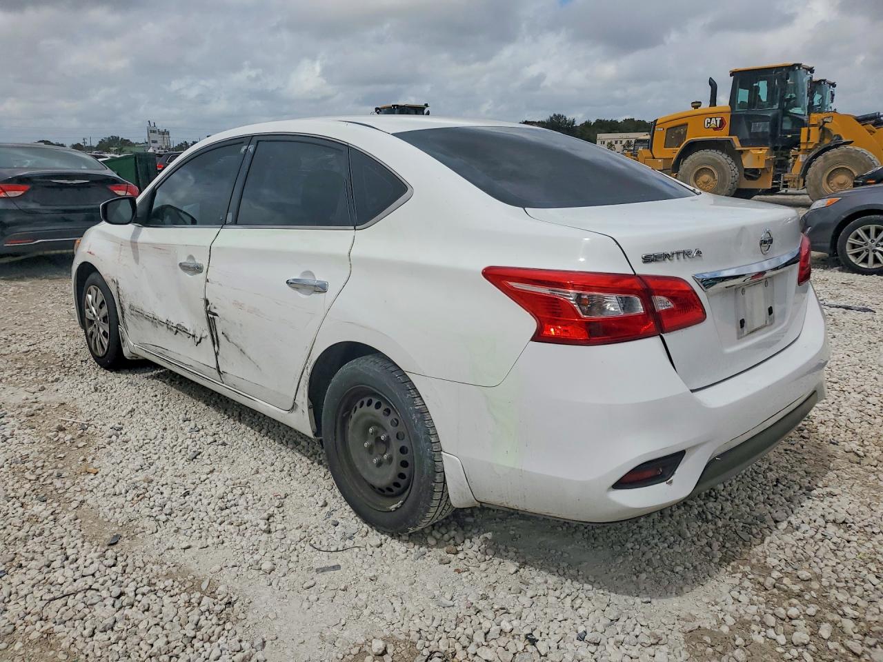 2019 NISSAN SENTRA S photo 4