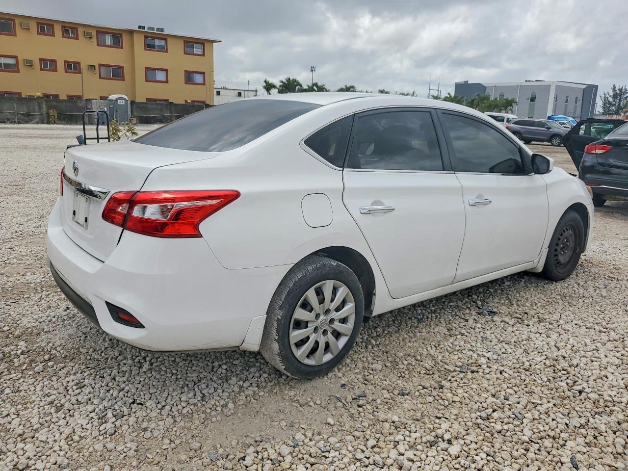 2019 NISSAN SENTRA S photo 7