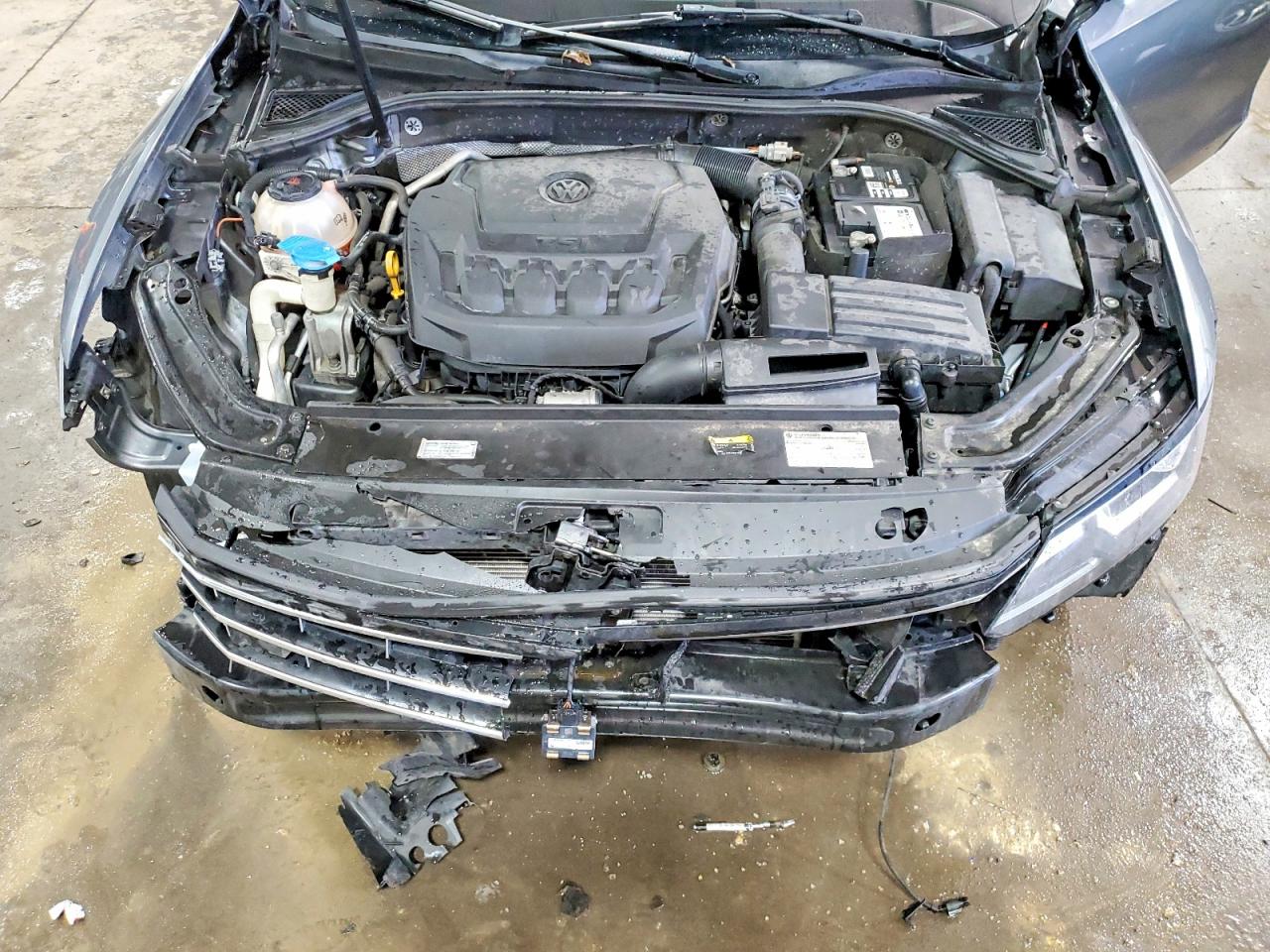 2018 VOLKSWAGEN PASSAT S photo 11