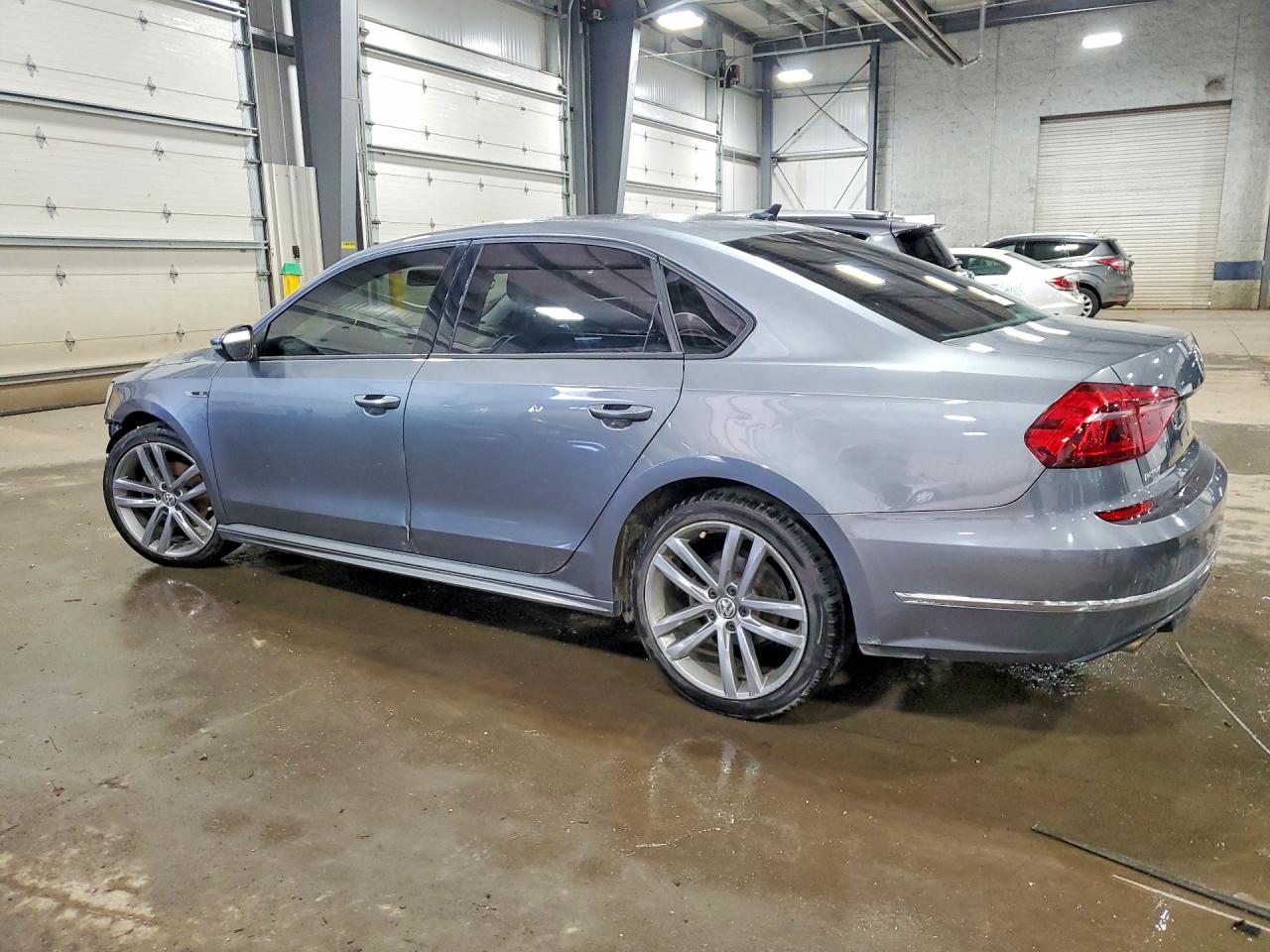 2018 VOLKSWAGEN PASSAT S photo 2