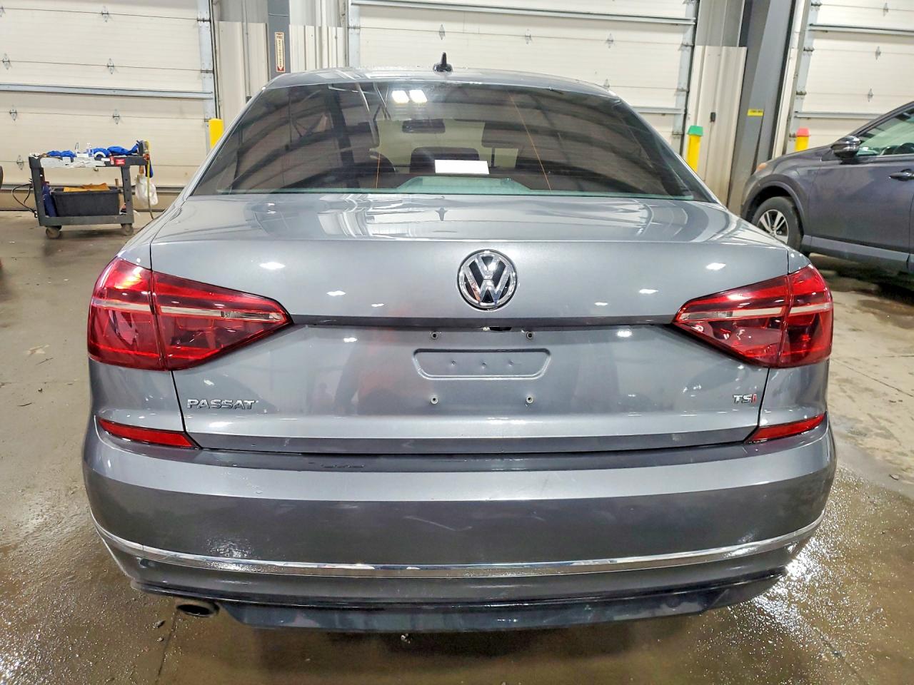 2018 VOLKSWAGEN PASSAT S photo 6