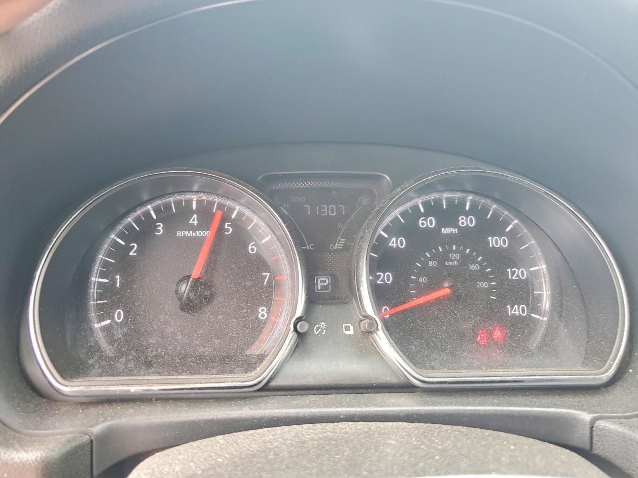 2019 NISSAN VERSA SV photo 17