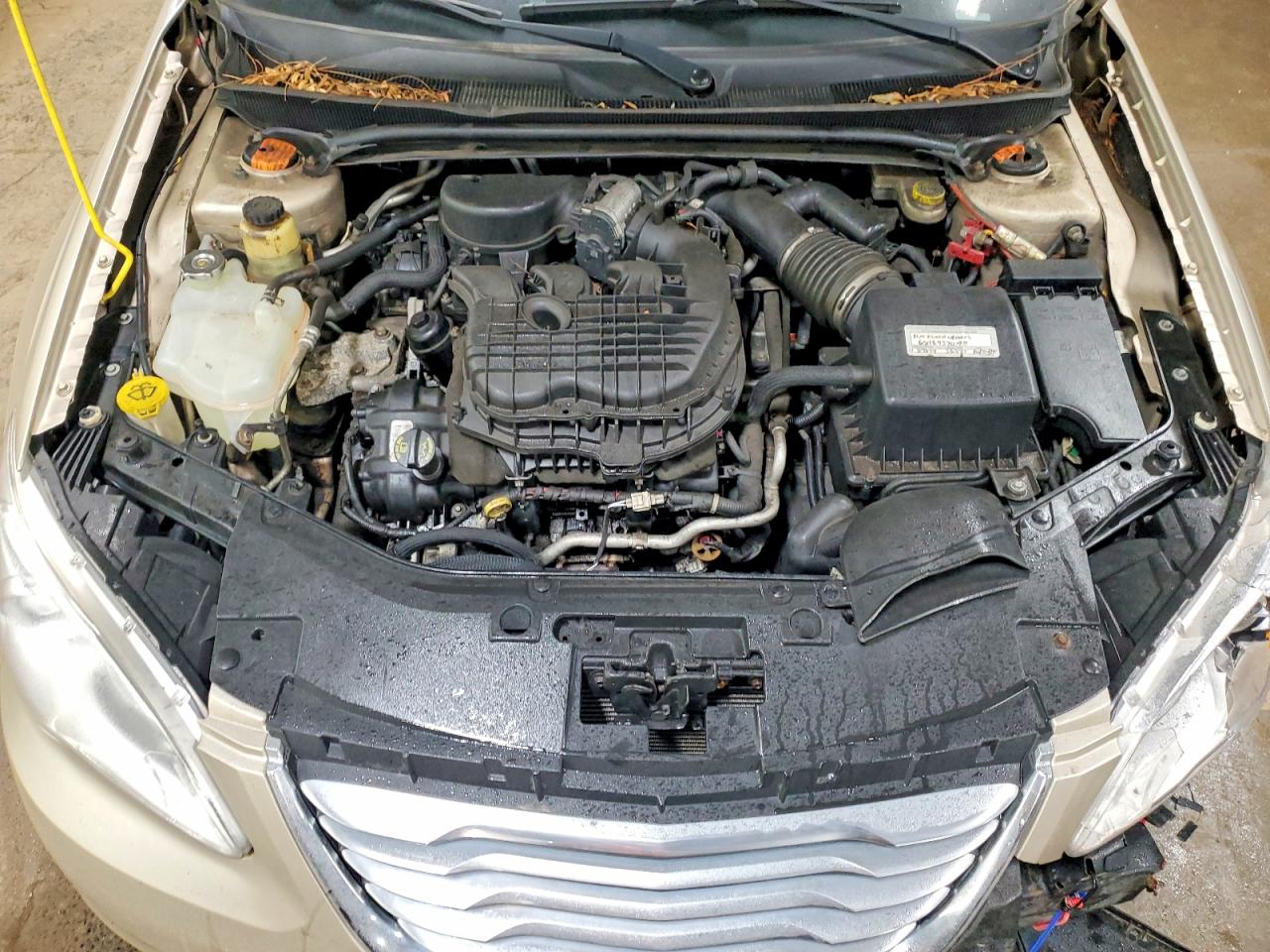 2013 CHRYSLER 200 LIMITED photo 31