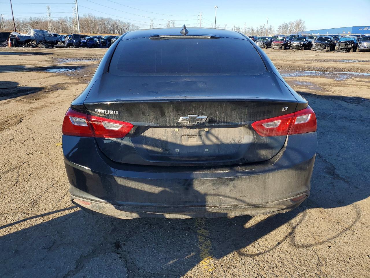 2017 CHEVROLET MALIBU LT photo 6