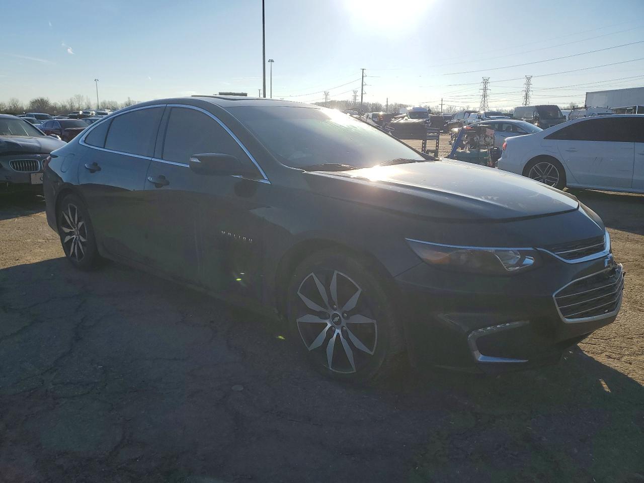 2017 CHEVROLET MALIBU LT photo 4