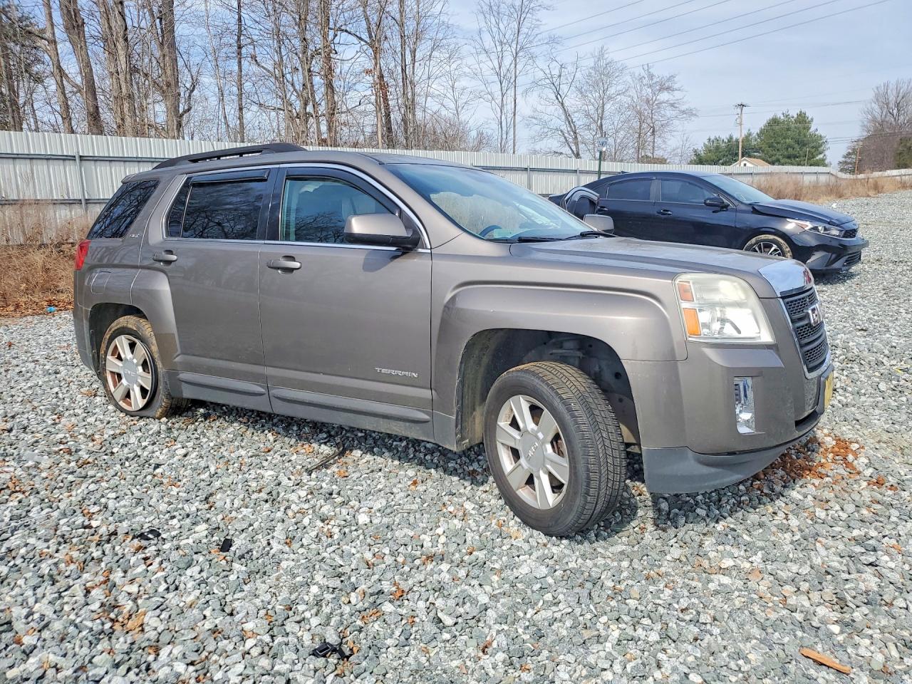 2012 GMC TERRAIN SLT photo 4
