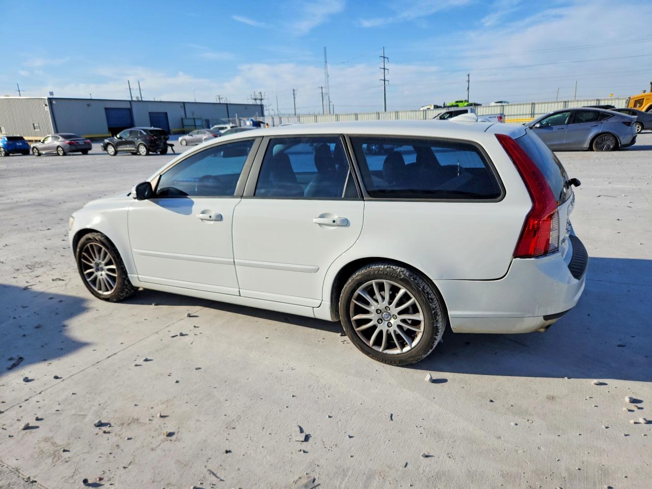 2011 VOLVO V50 T5 photo 5