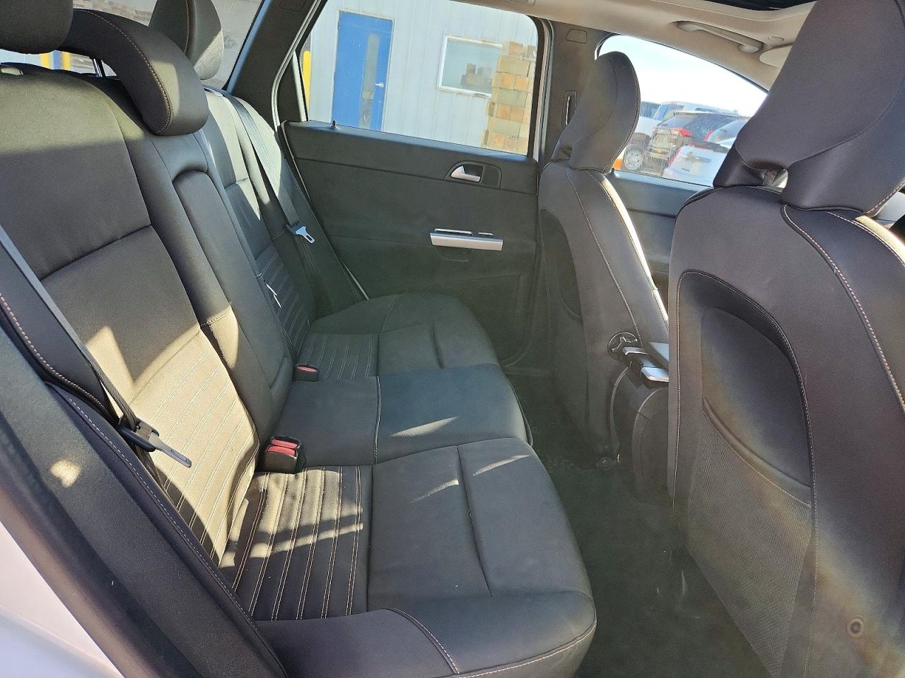 2011 VOLVO V50 T5 photo 31
