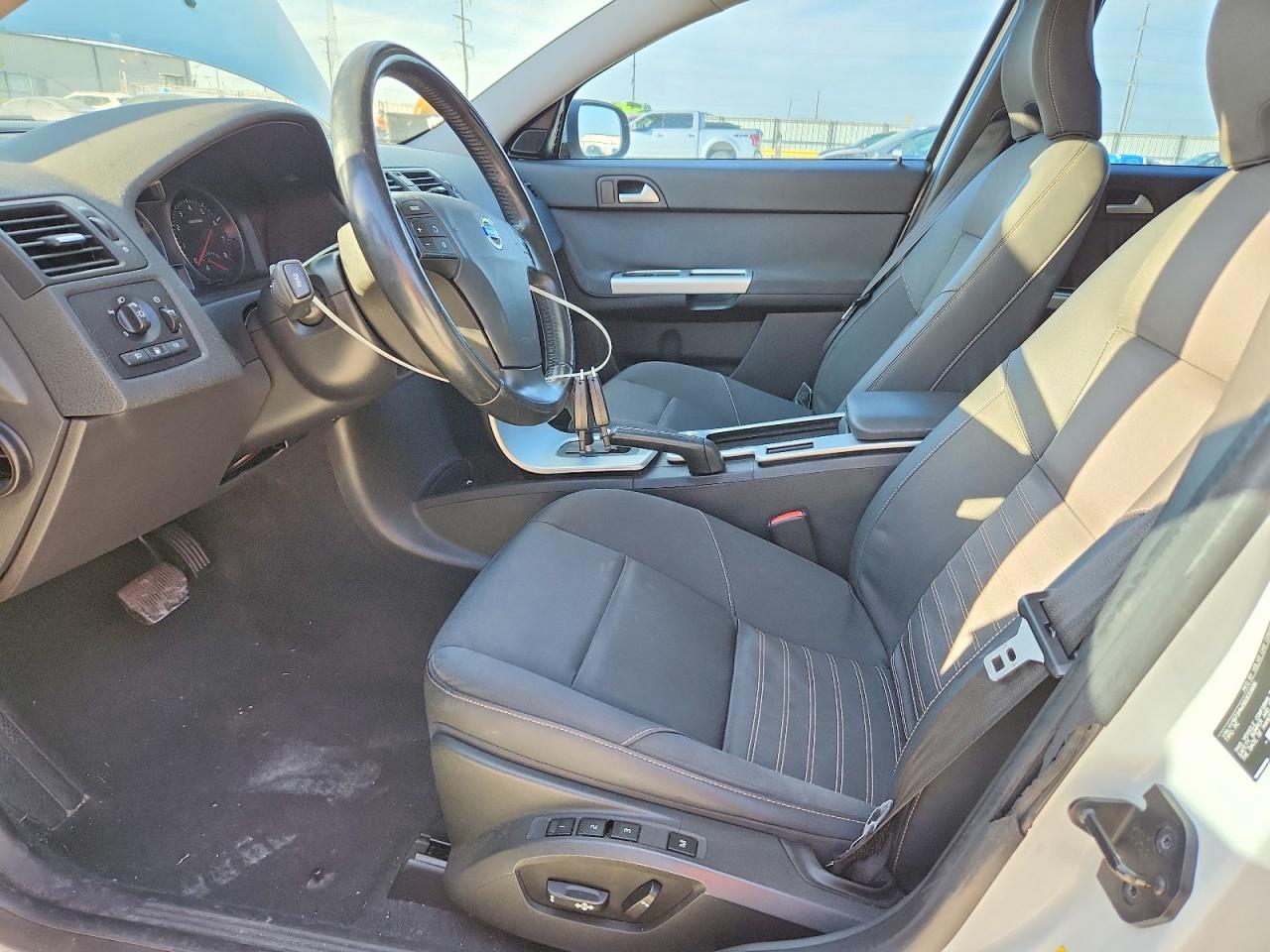 2011 VOLVO V50 T5 photo 19