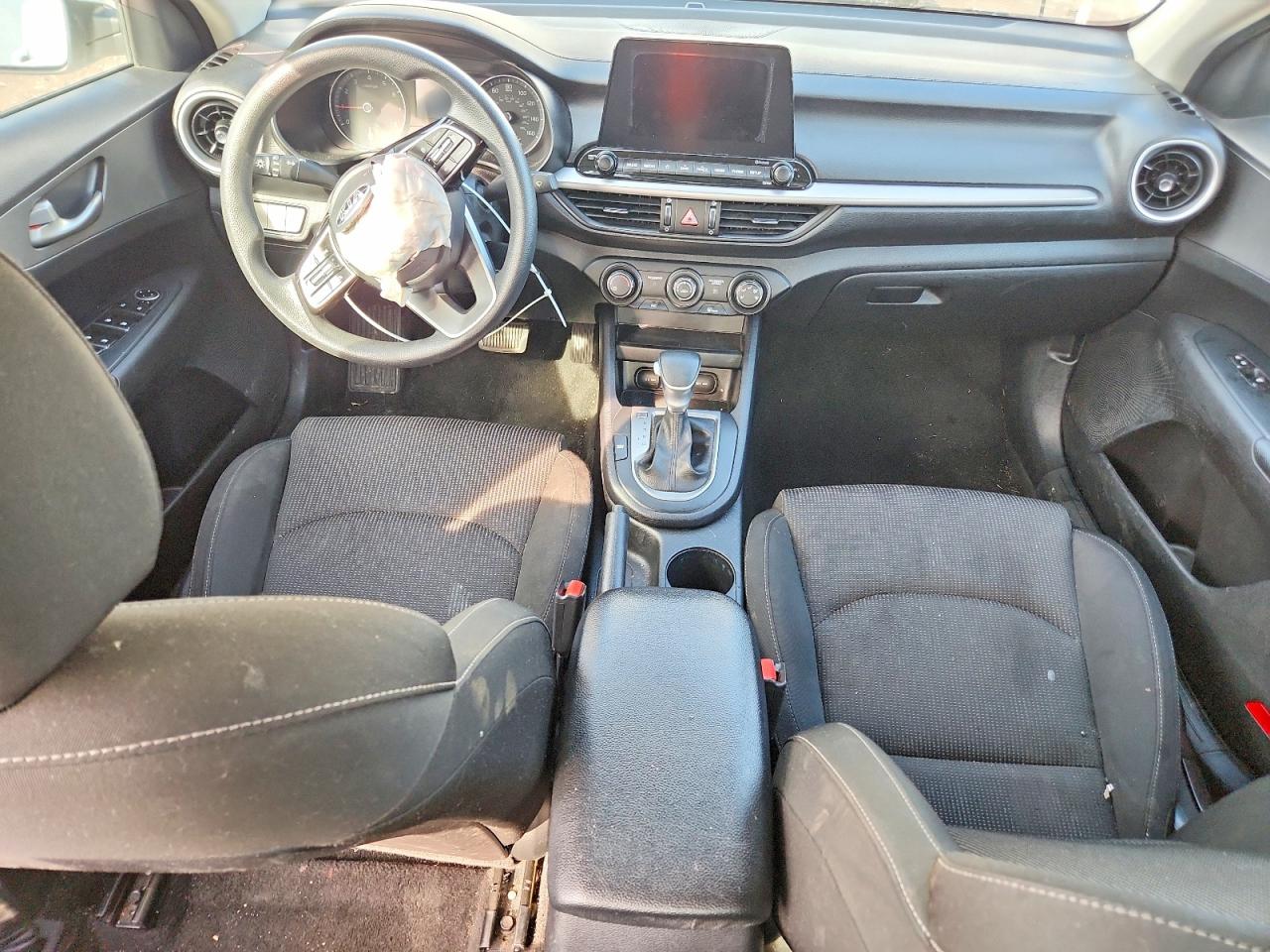 2021 KIA FORTE FE photo 8
