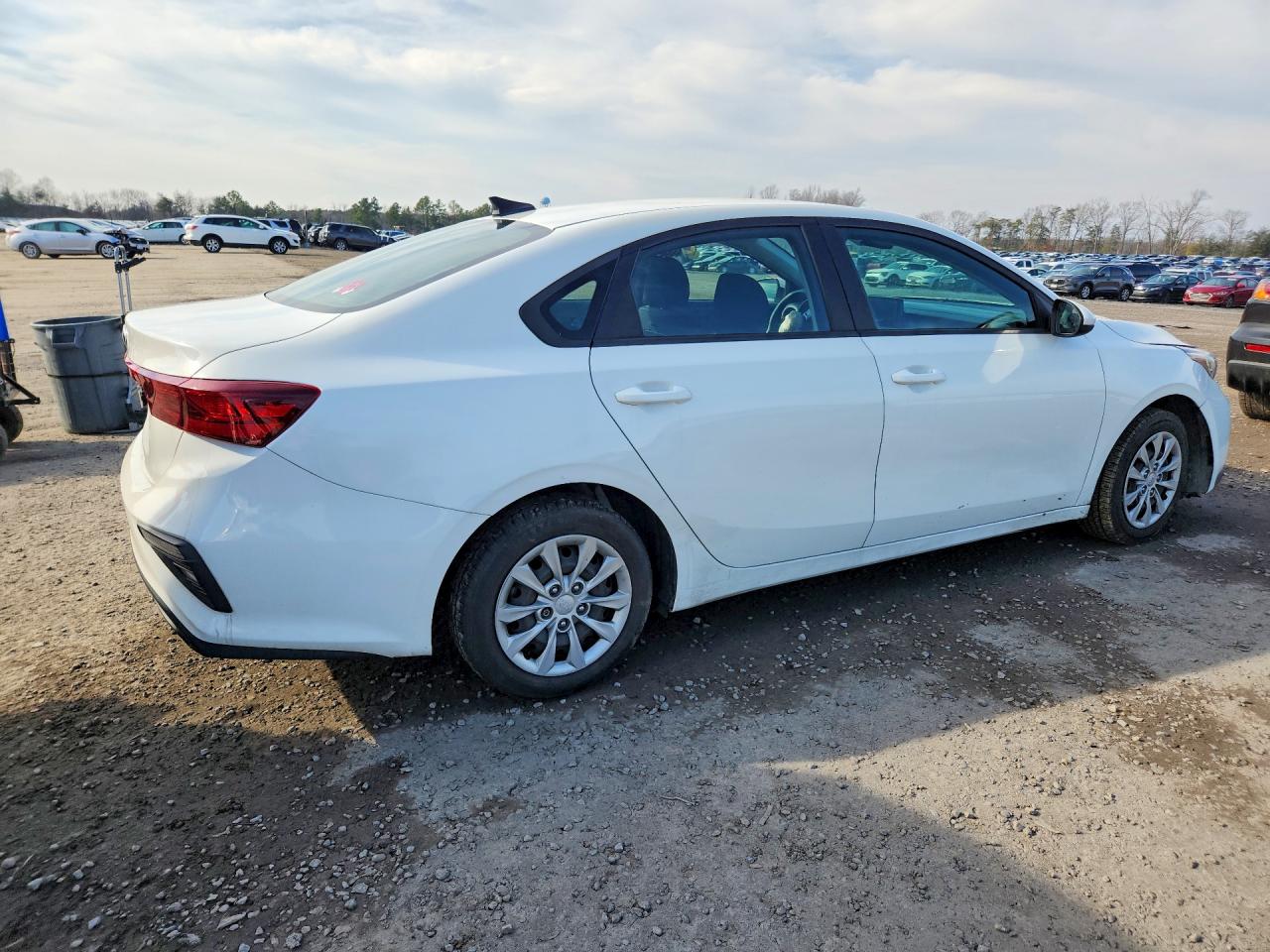 2021 KIA FORTE FE photo 3