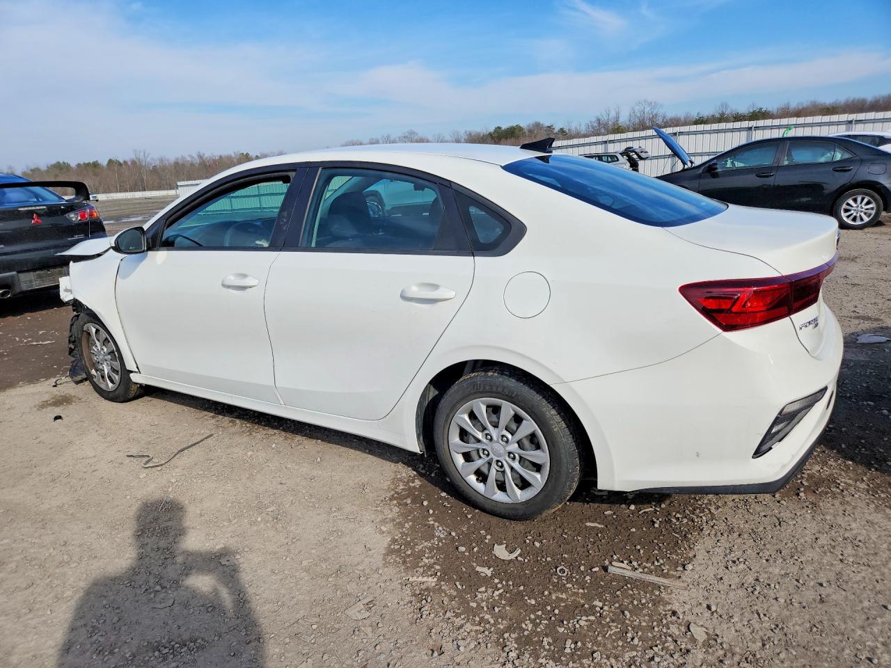 2021 KIA FORTE FE photo 2