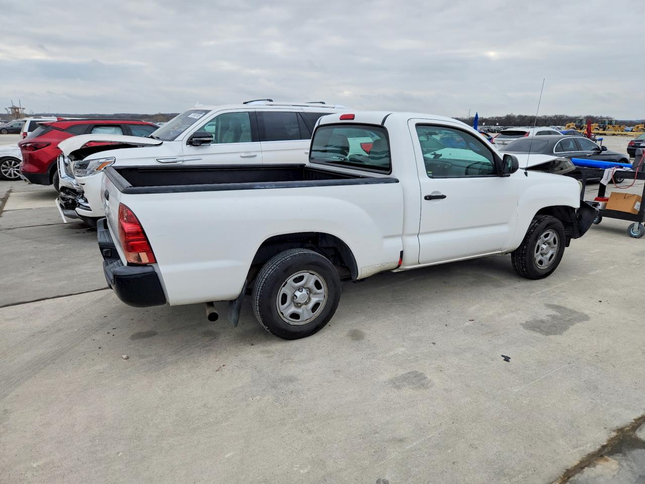 2013 TOYOTA TACOMA photo 5