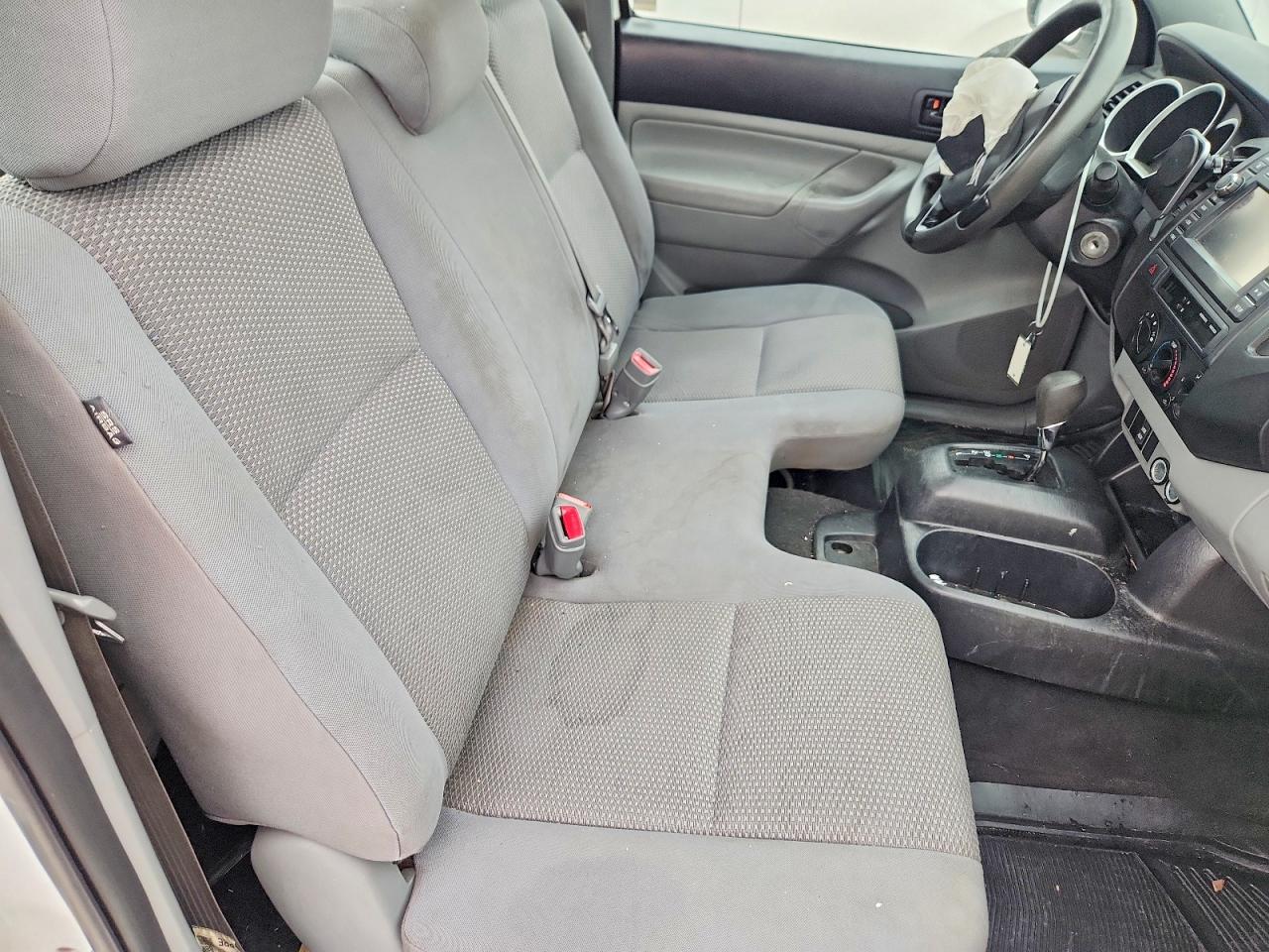 2013 TOYOTA TACOMA photo 19
