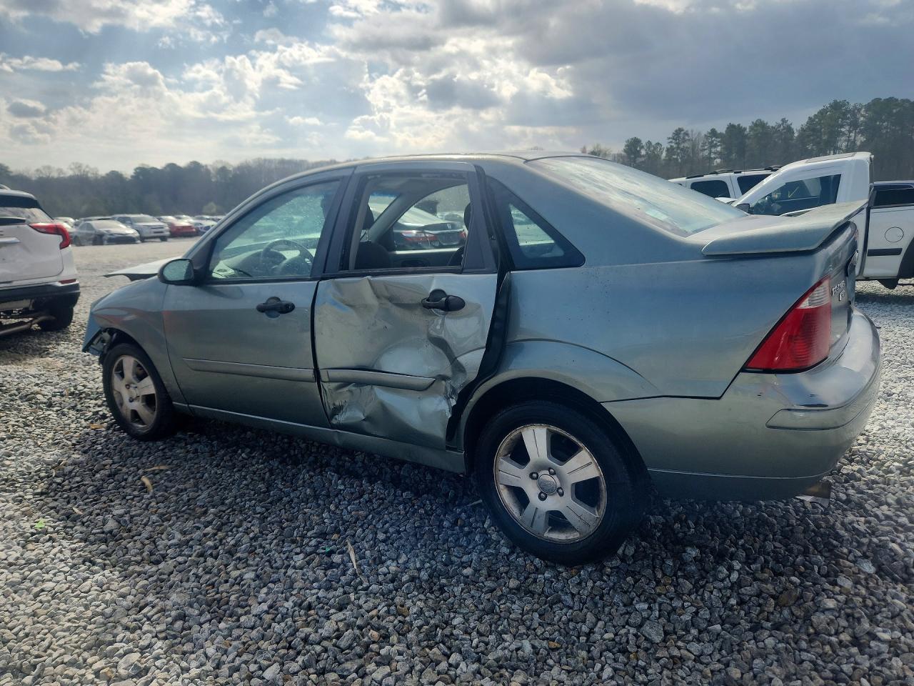2005 FORD FOCUS ZX4 photo 2