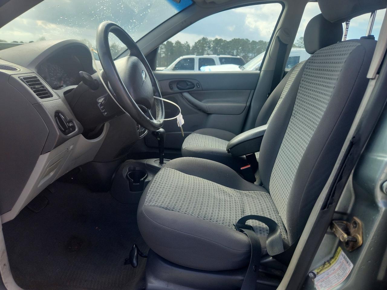 2005 FORD FOCUS ZX4 photo 7