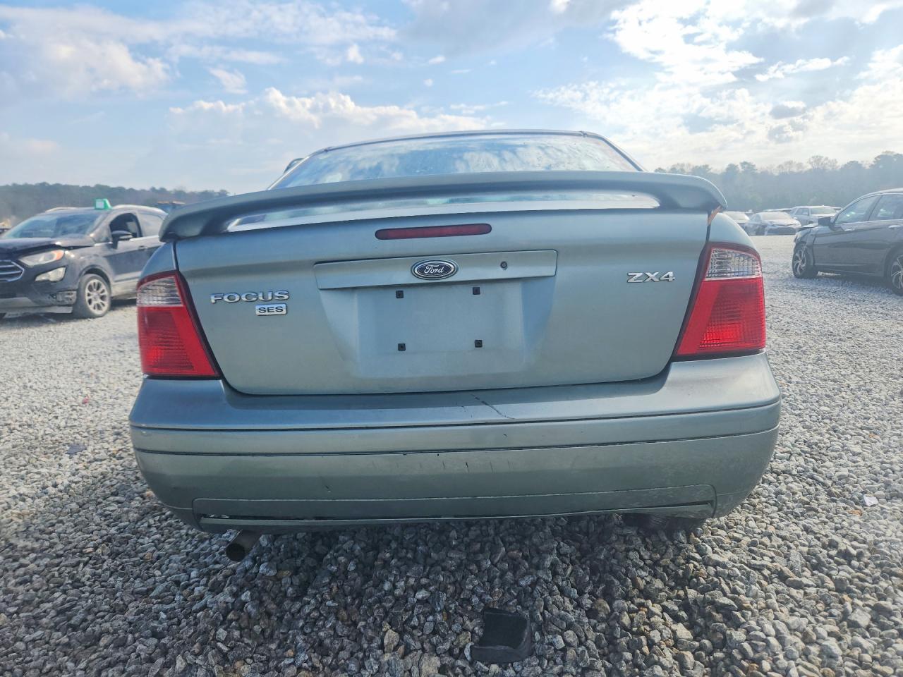 2005 FORD FOCUS ZX4 photo 6