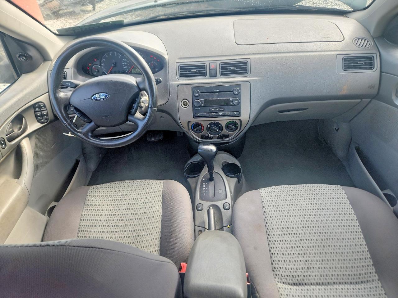 2005 FORD FOCUS ZX4 photo 8