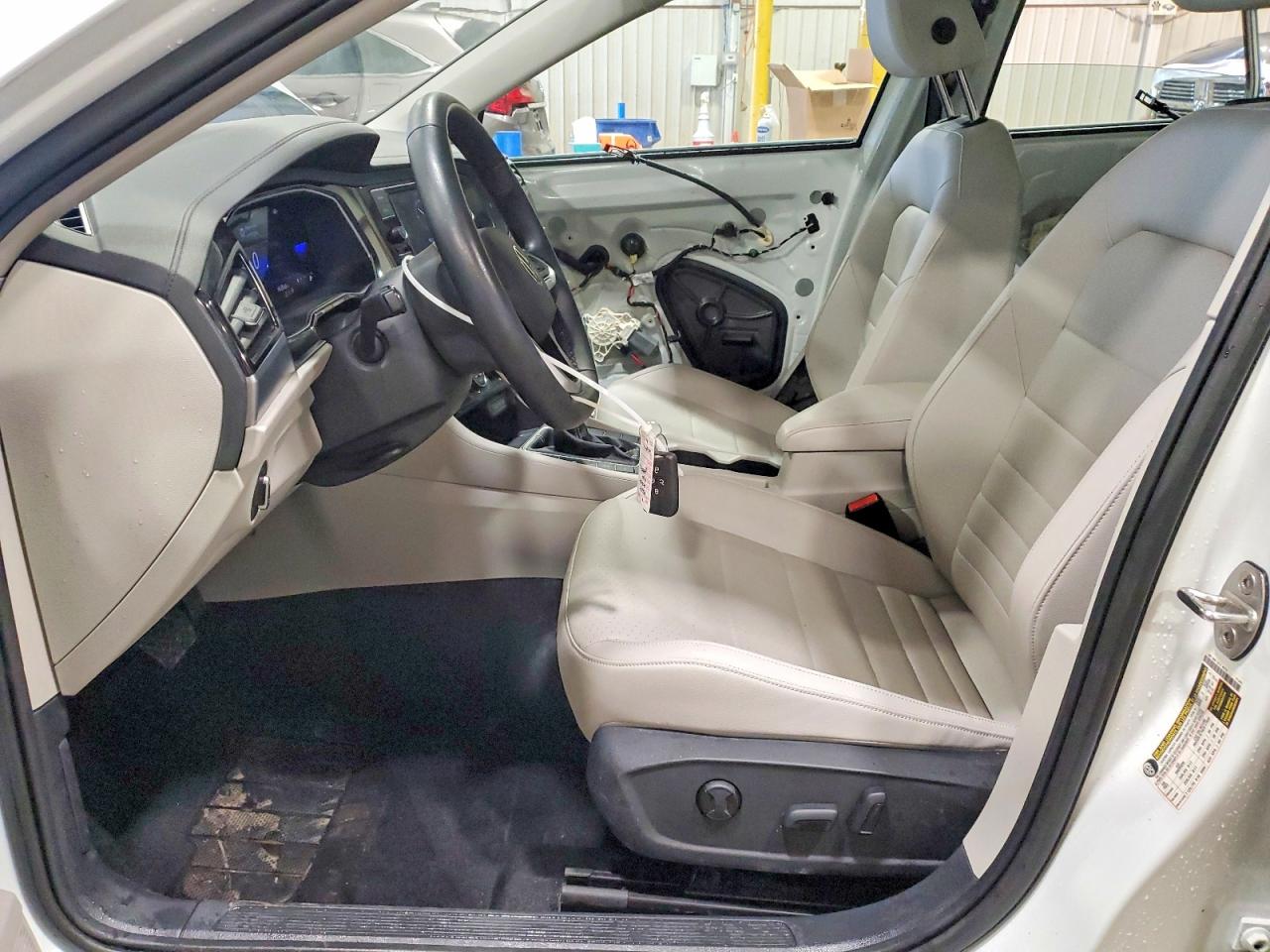 2023 VOLKSWAGEN JETTA SE photo 13