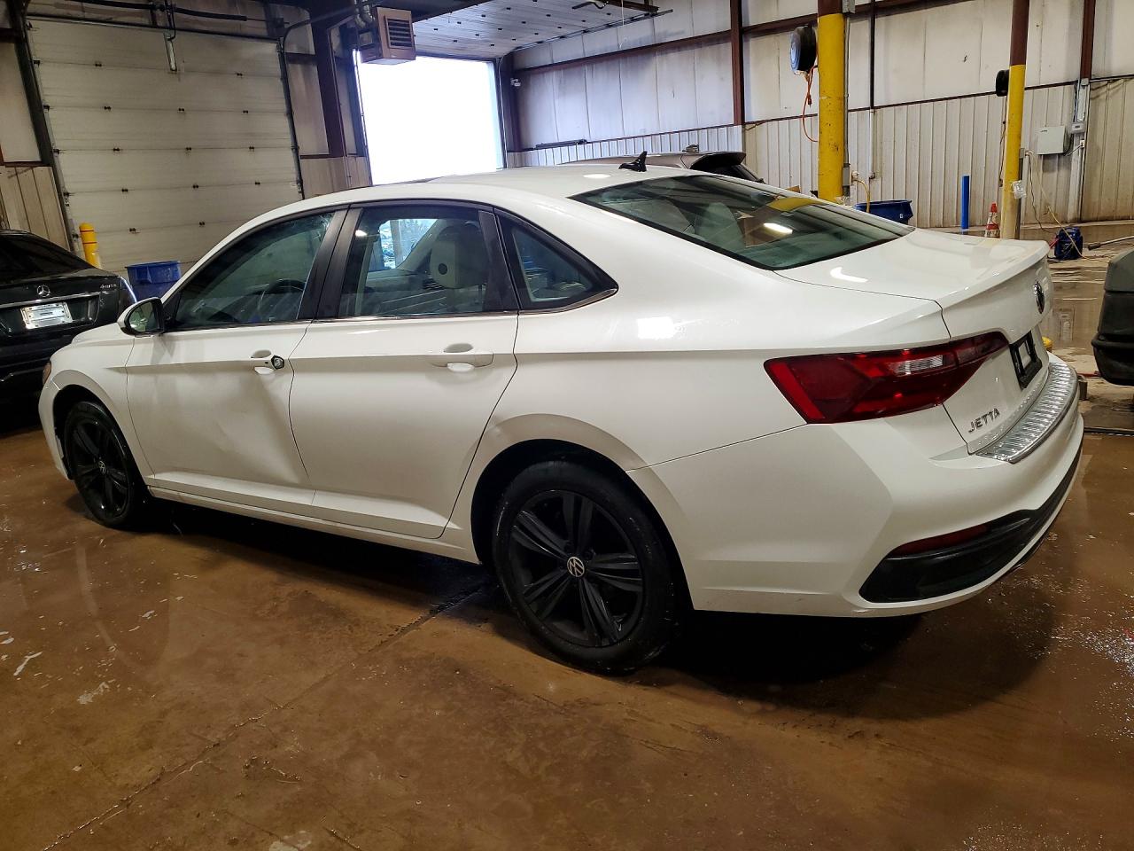 2023 VOLKSWAGEN JETTA SE photo 3