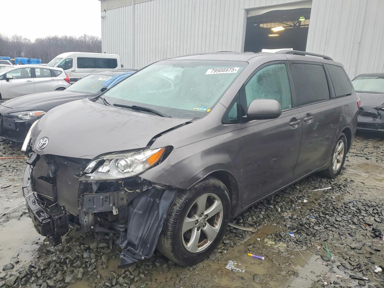2017 TOYOTA SIENNA