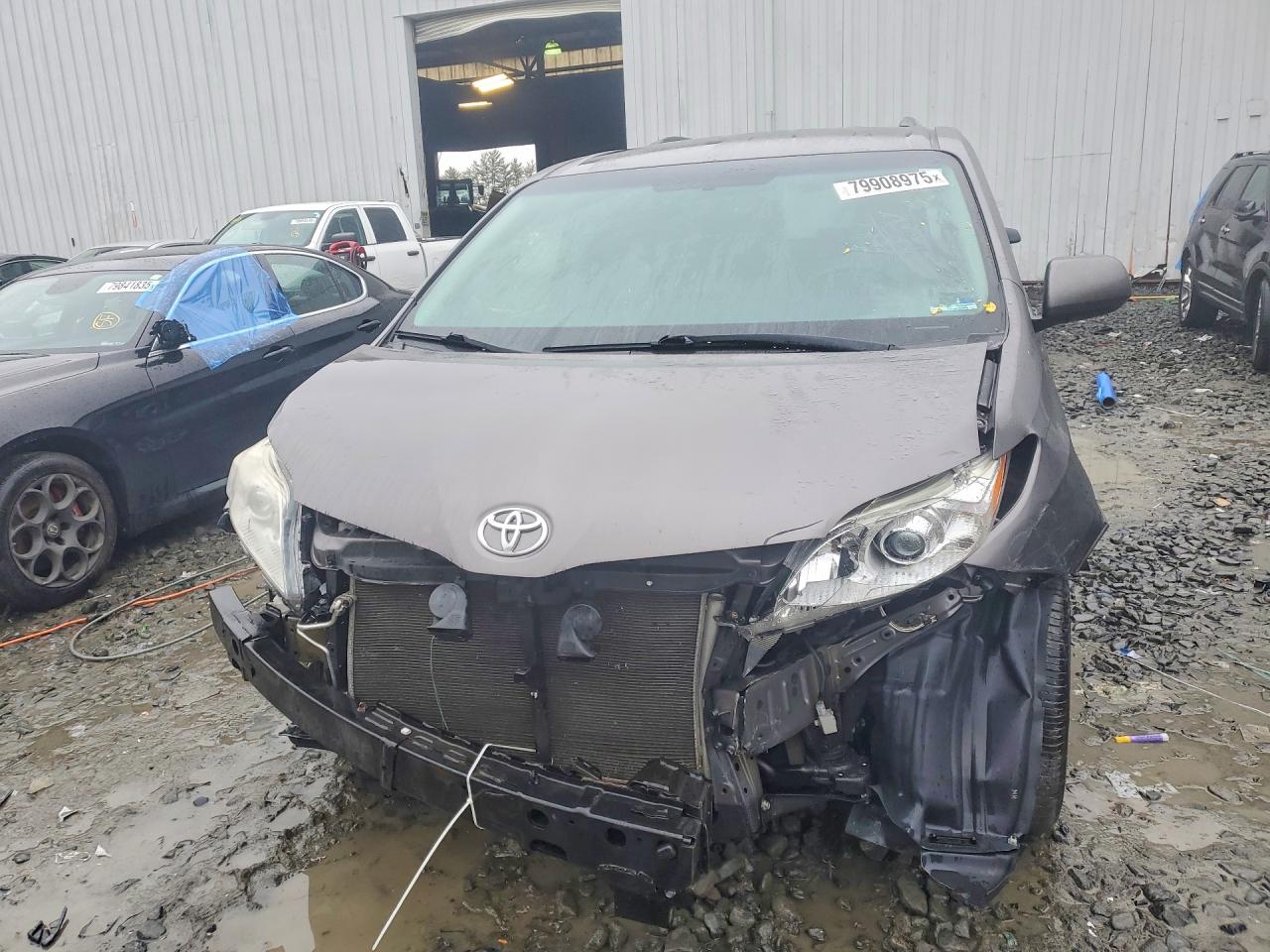 2017 TOYOTA SIENNA LE 8-PASSENGER photo 13