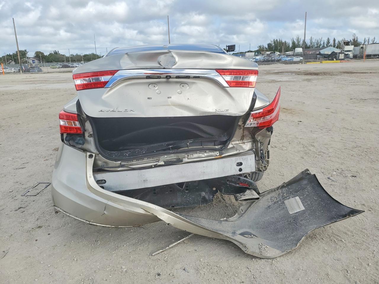 2013 TOYOTA AVALON XLE TOURING photo 16