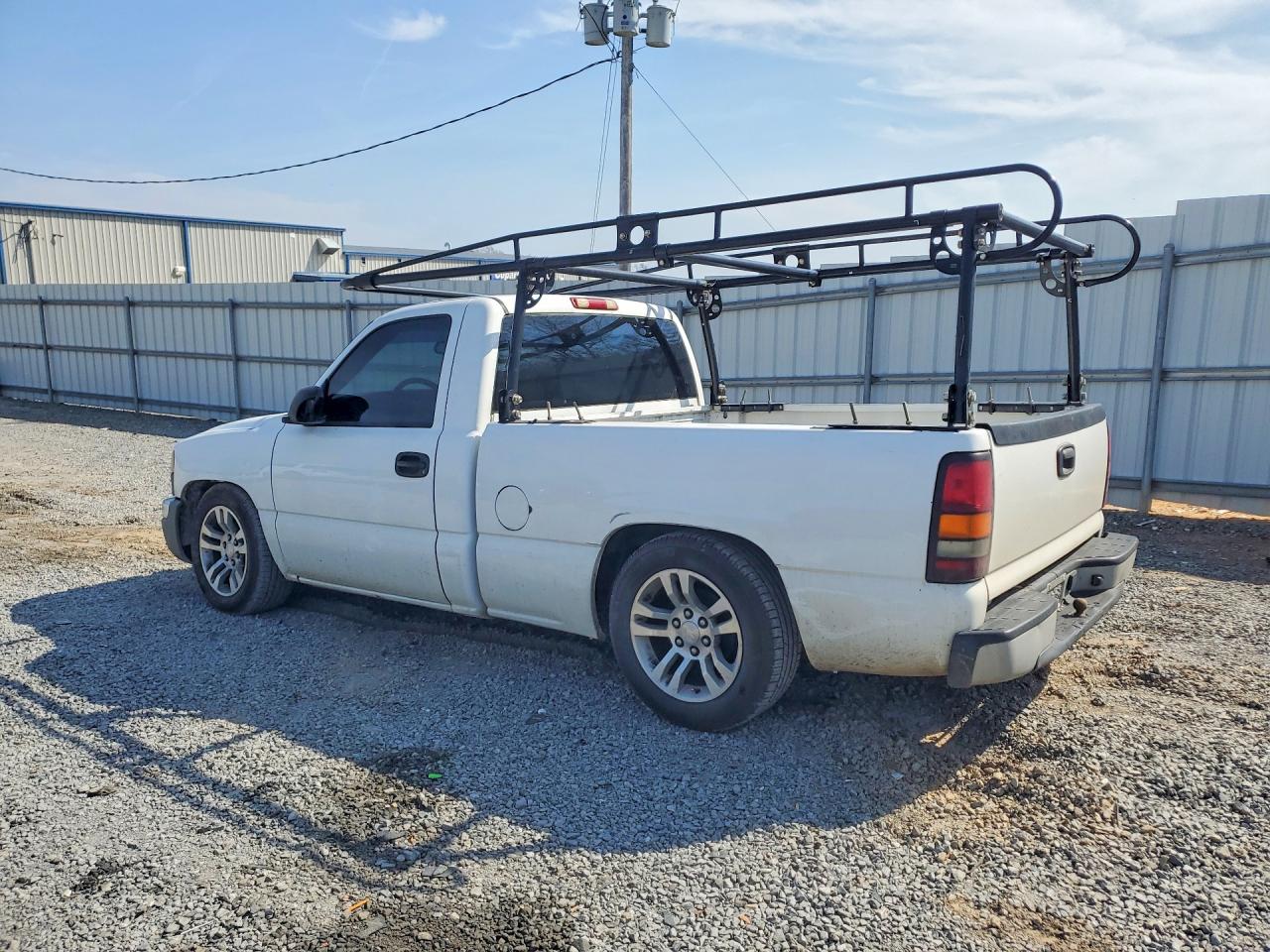 2006 GMC NEW SIERRA C1500 photo 2