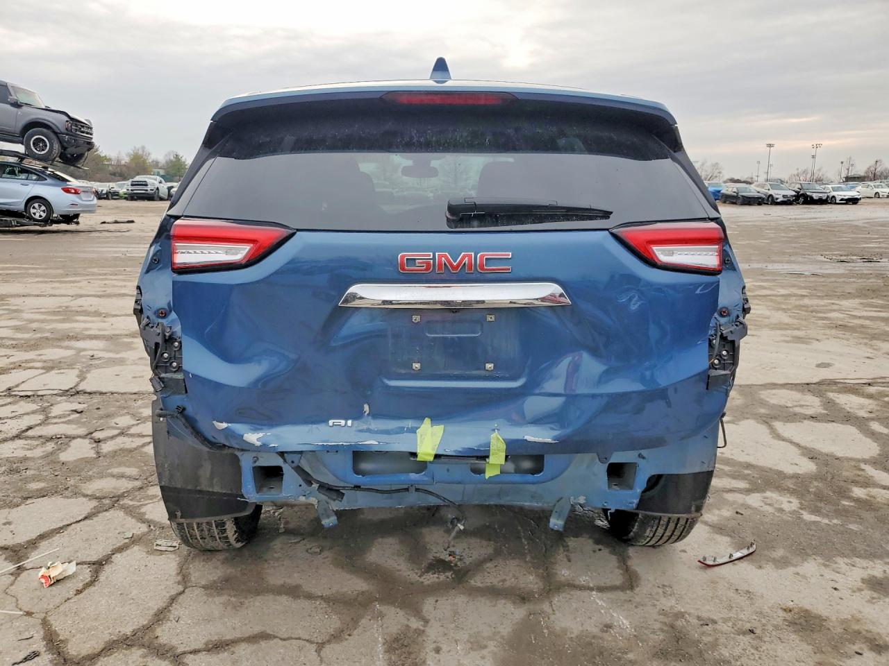 2024 GMC TERRAIN SLE photo 6