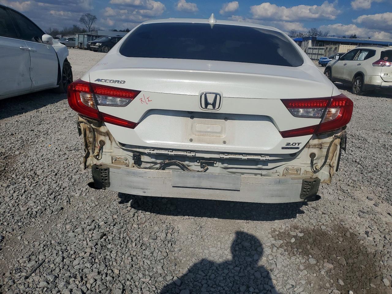 2020 HONDA ACCORD TOURING photo 6