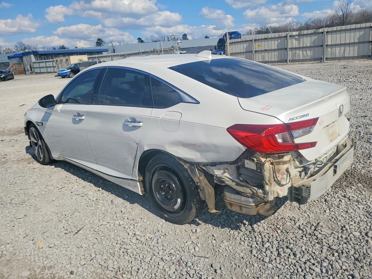 2020 HONDA ACCORD TOURING photo 2