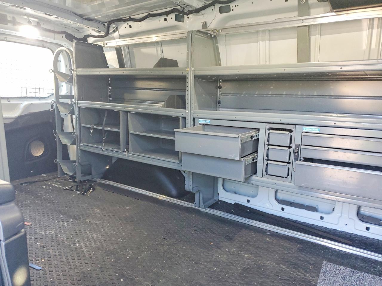 2018 FORD TRANSIT T-150 photo 11
