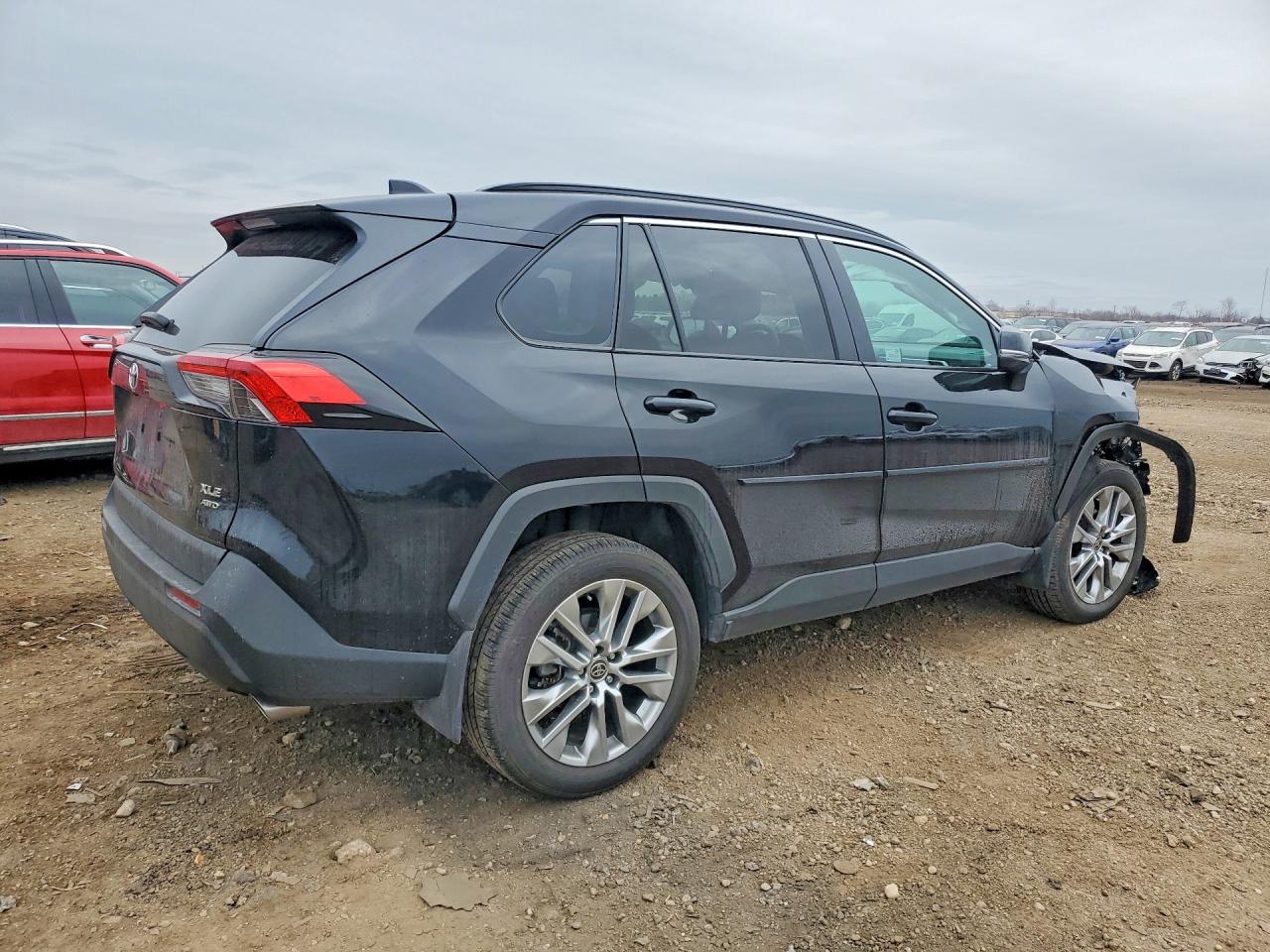 2022 TOYOTA RAV4 XLE PREMIUM photo 3