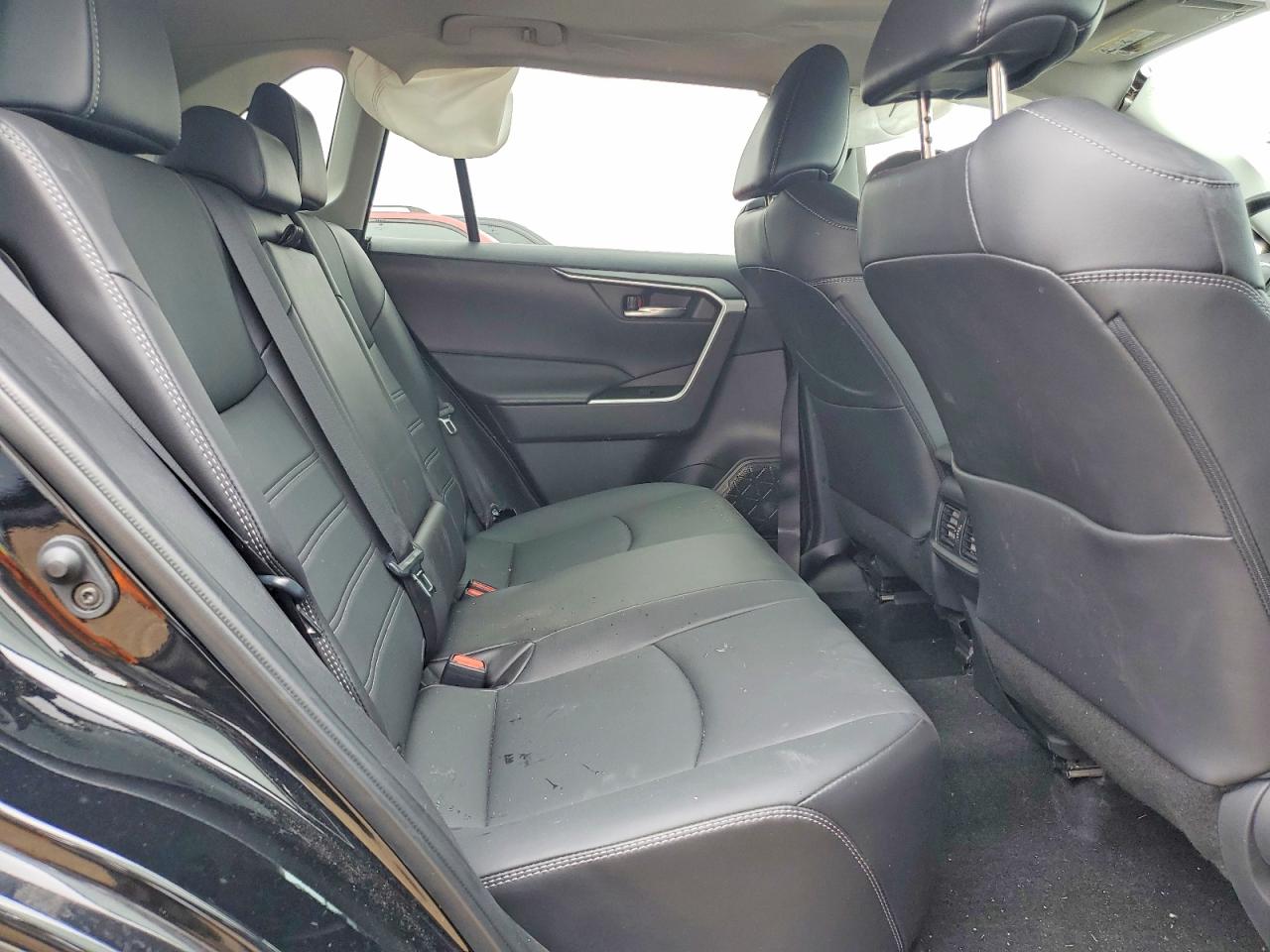 2022 TOYOTA RAV4 XLE PREMIUM photo 10