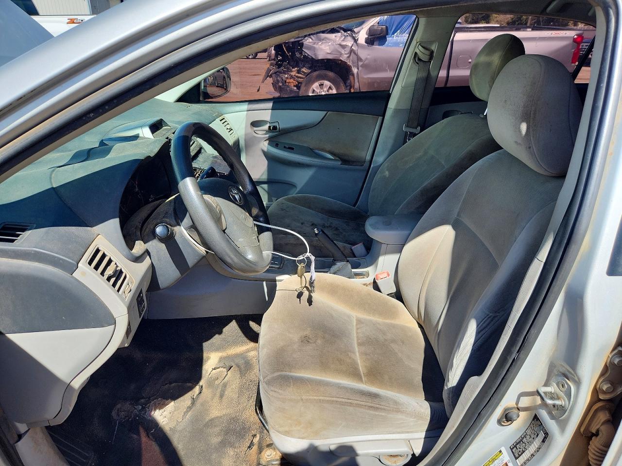 2013 TOYOTA COROLLA LE photo 13