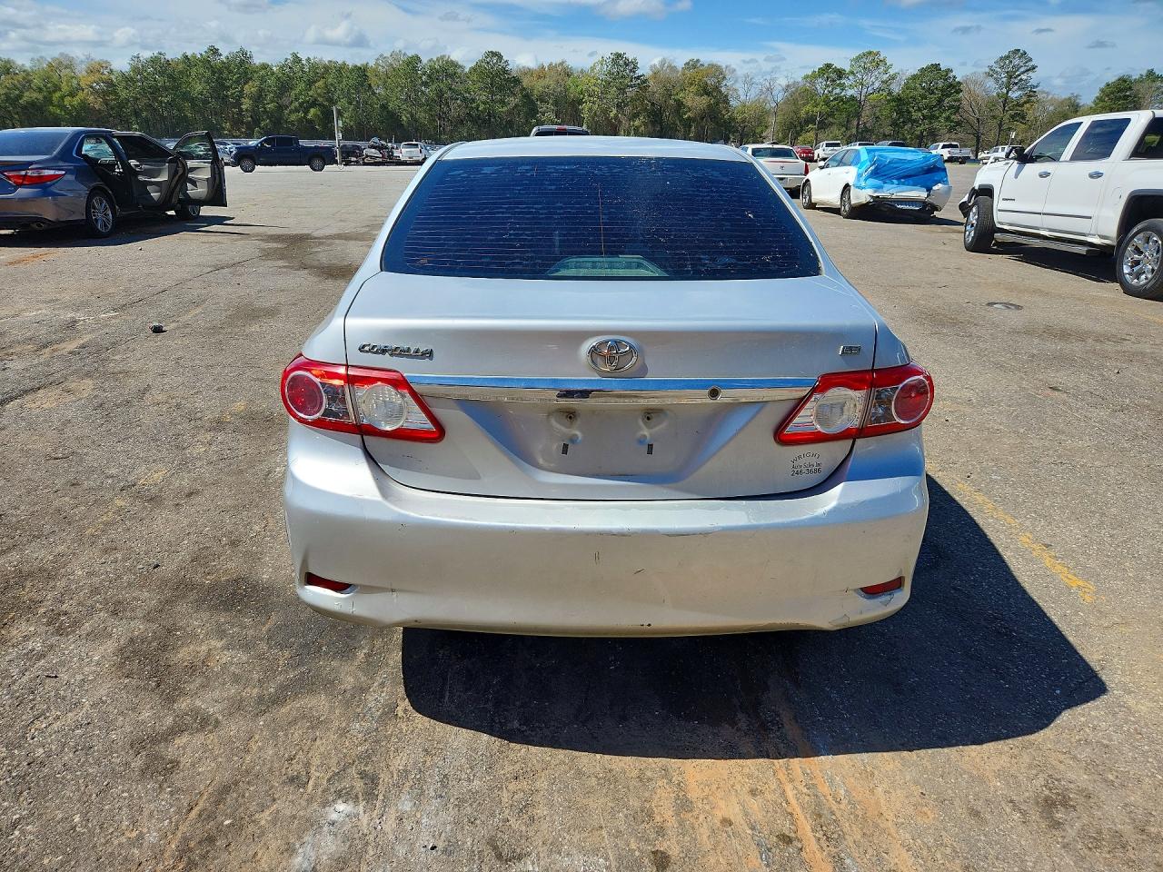 2013 TOYOTA COROLLA LE photo 11