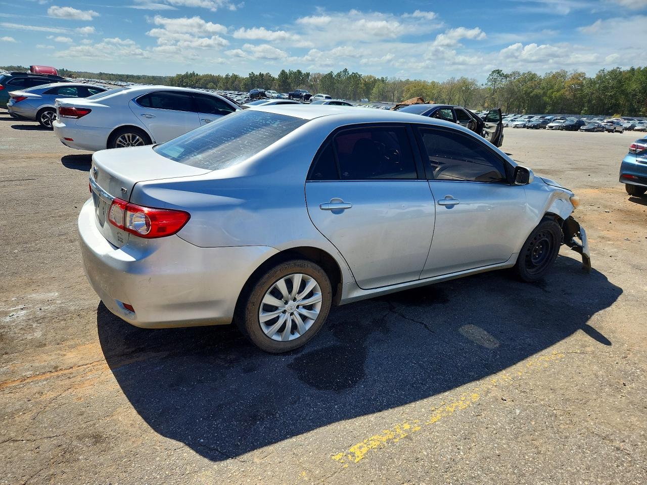 2013 TOYOTA COROLLA LE photo 5