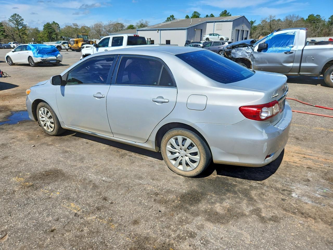 2013 TOYOTA COROLLA LE photo 3