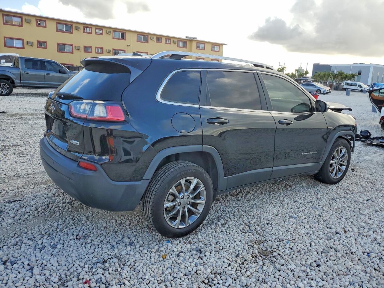 2019 JEEP CHEROKEE LATITUDE PLUS photo 5