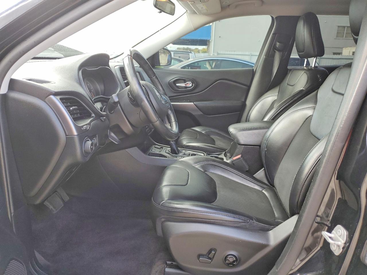 2019 JEEP CHEROKEE LATITUDE PLUS photo 13