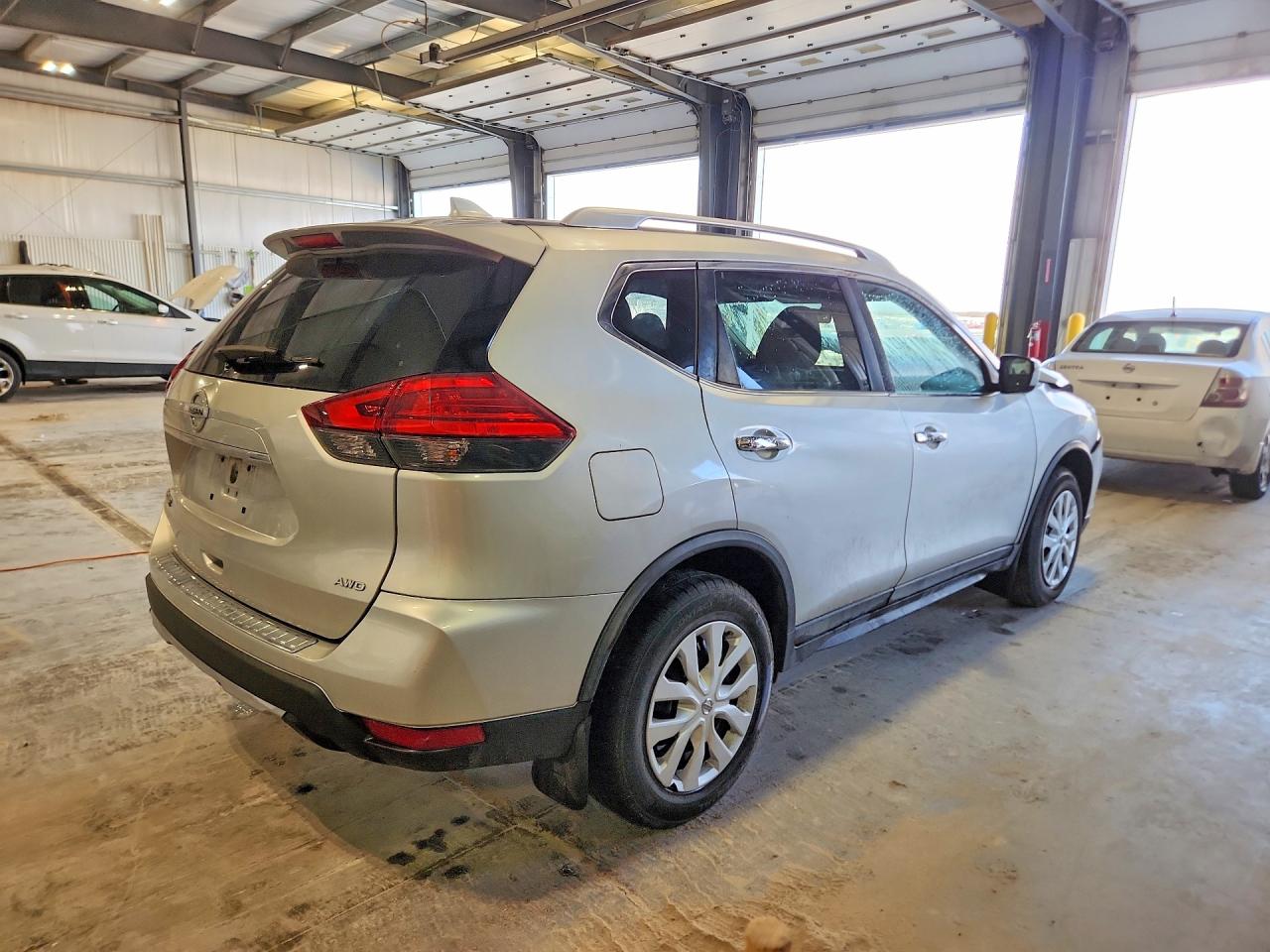 2017 NISSAN ROGUE S photo 3