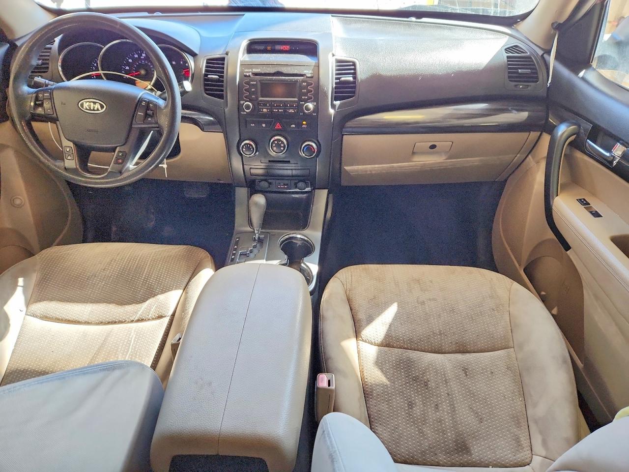 2012 KIA SORENTO LX photo 8