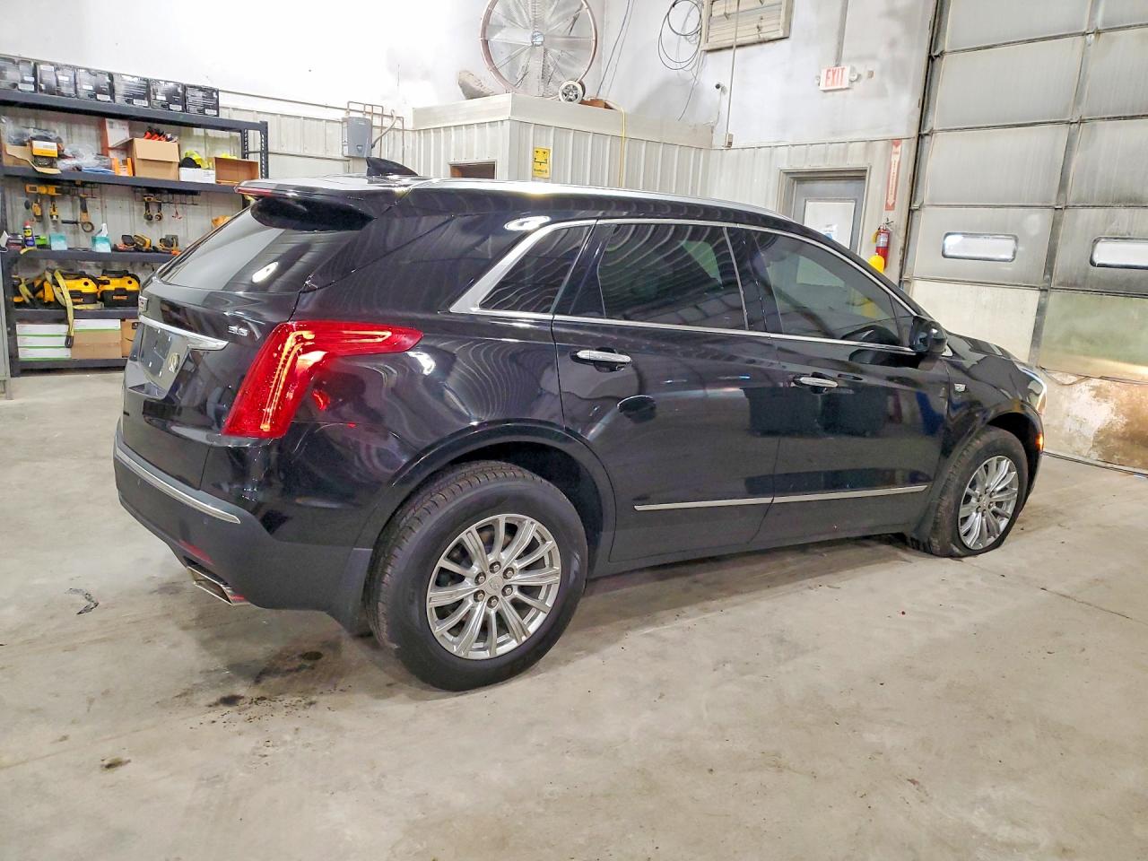 2017 CADILLAC XT5 photo 5