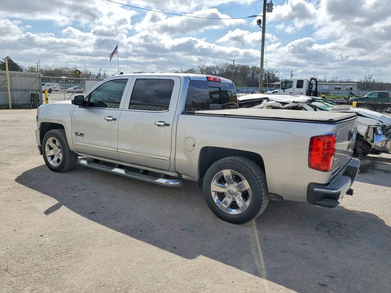 2018 CHEVROLET SILVERADO C1500 LTZ photo 2