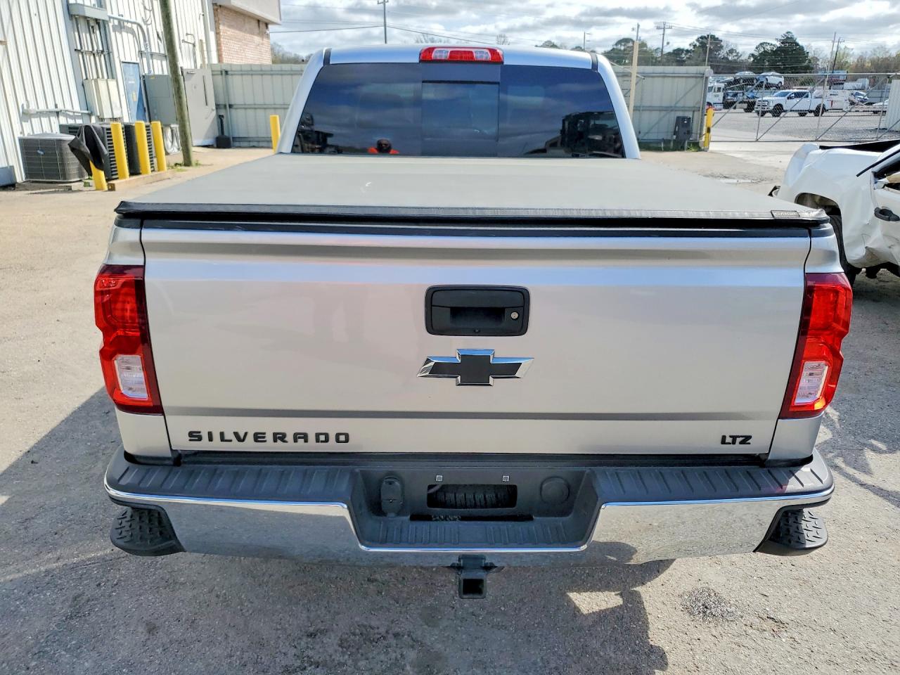 2018 CHEVROLET SILVERADO C1500 LTZ photo 6