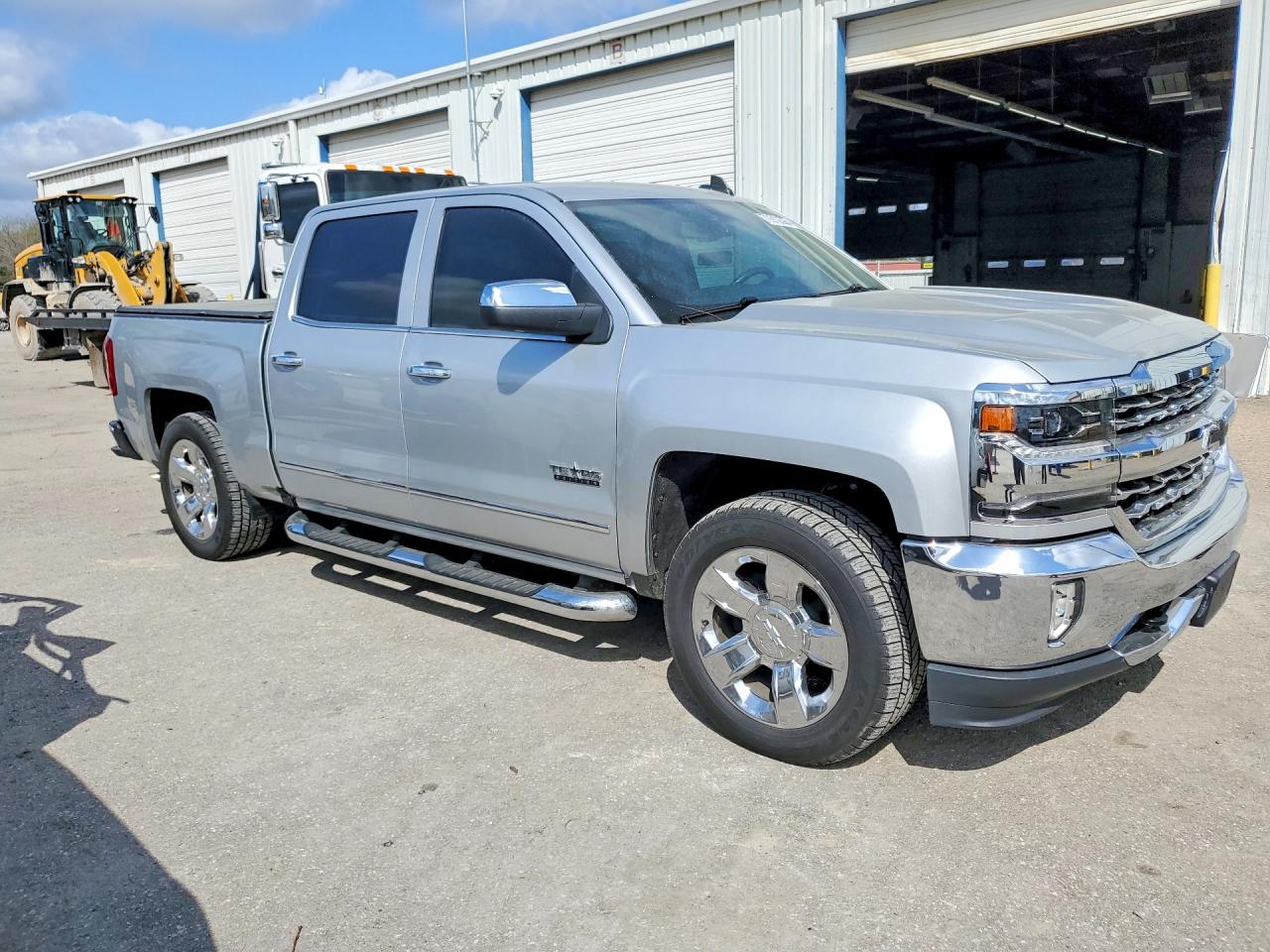 2018 CHEVROLET SILVERADO C1500 LTZ photo 4