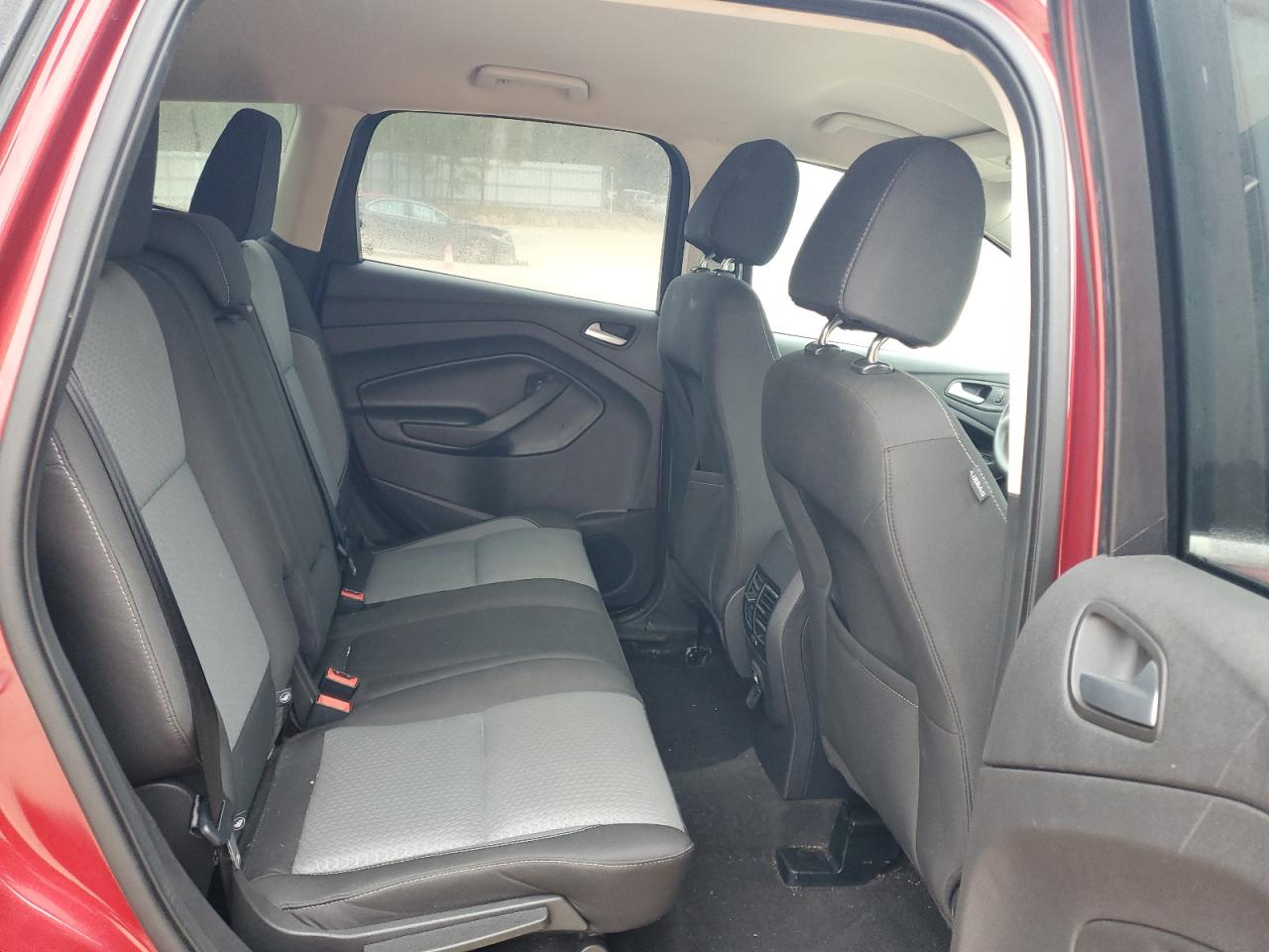 2017 FORD ESCAPE SE photo 21