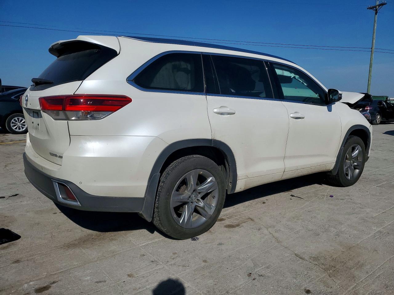 2019 TOYOTA HIGHLANDER LIMITED PLATINUM photo 5
