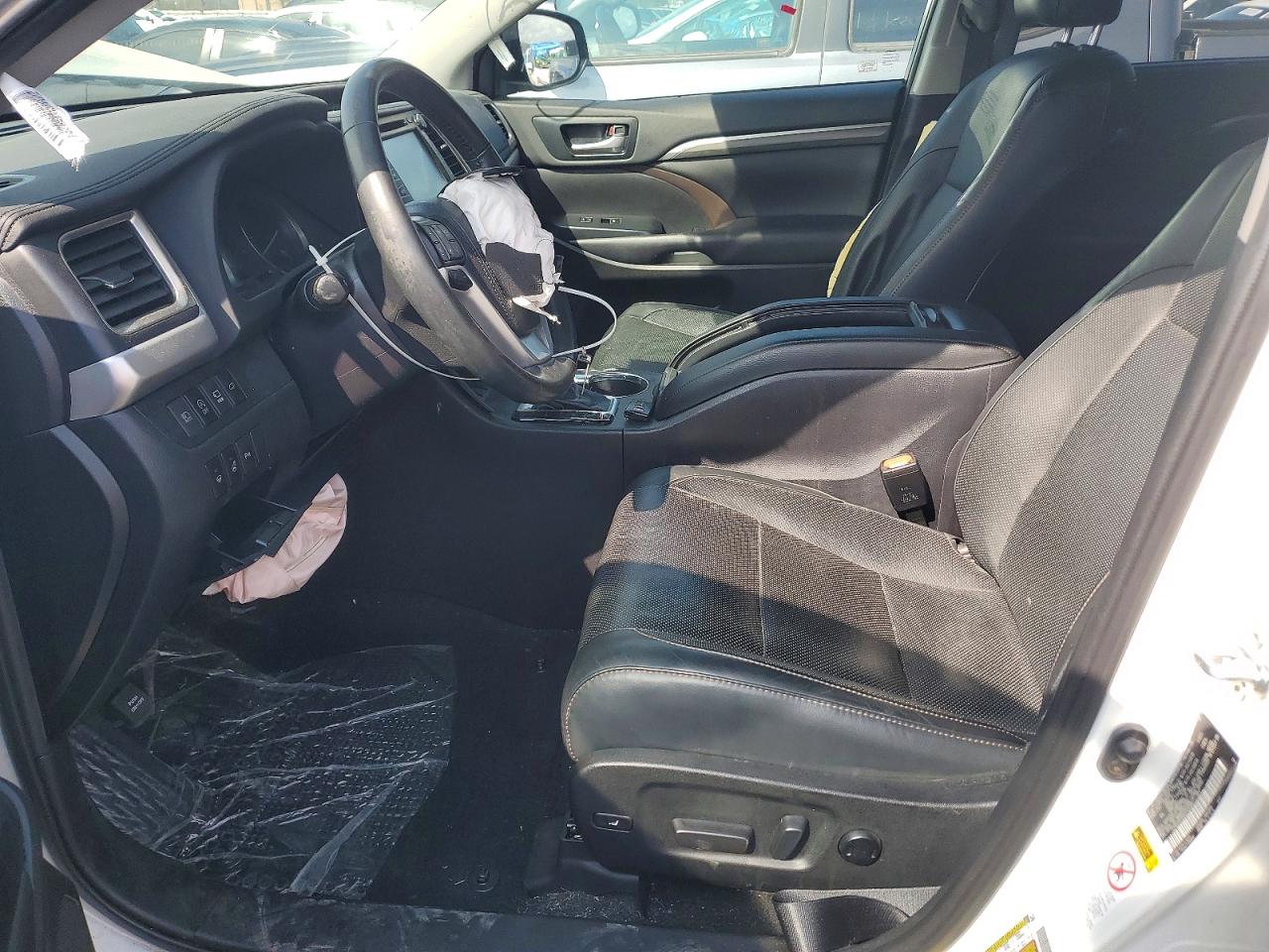 2019 TOYOTA HIGHLANDER LIMITED PLATINUM photo 13