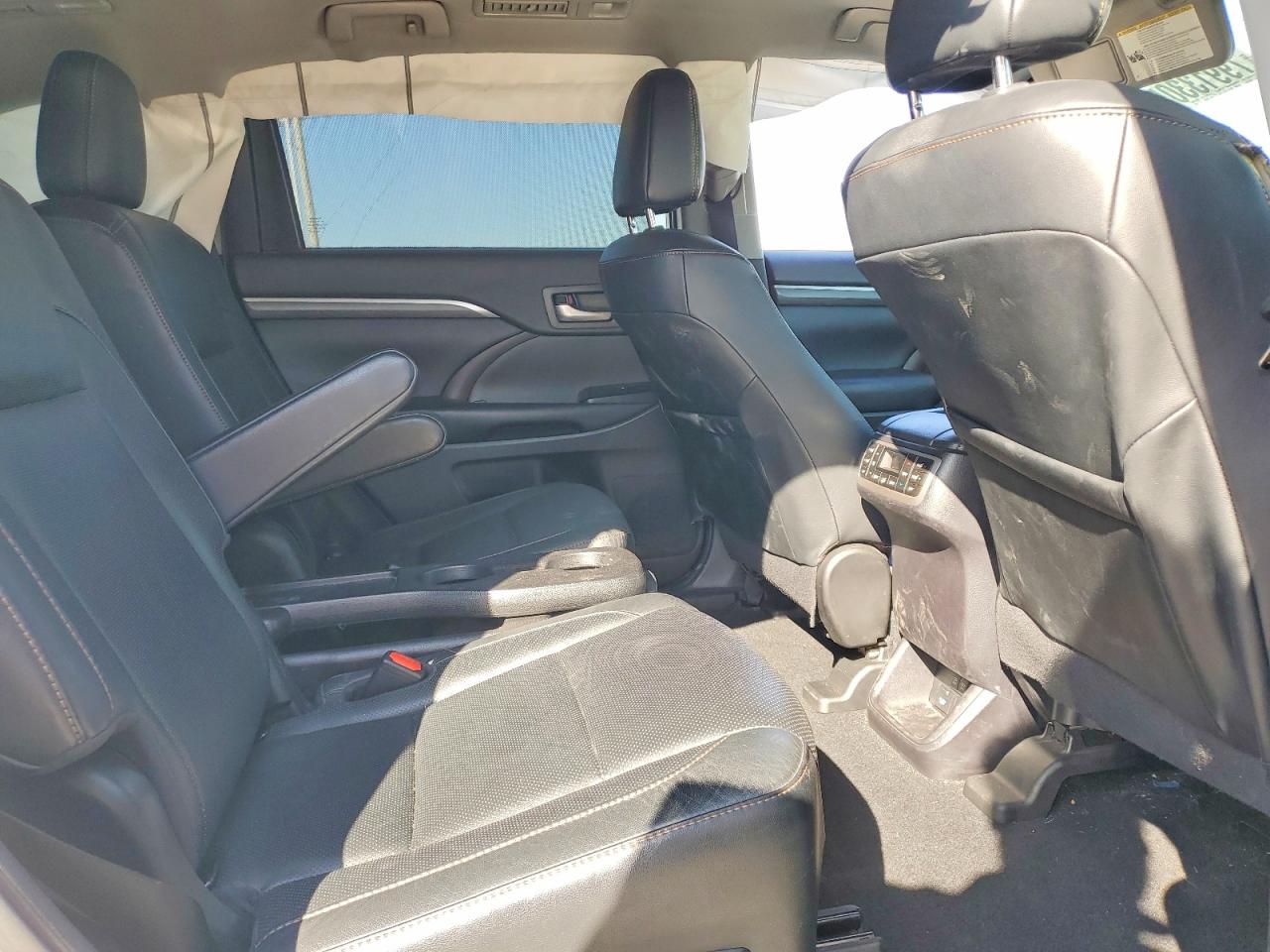2019 TOYOTA HIGHLANDER LIMITED PLATINUM photo 21